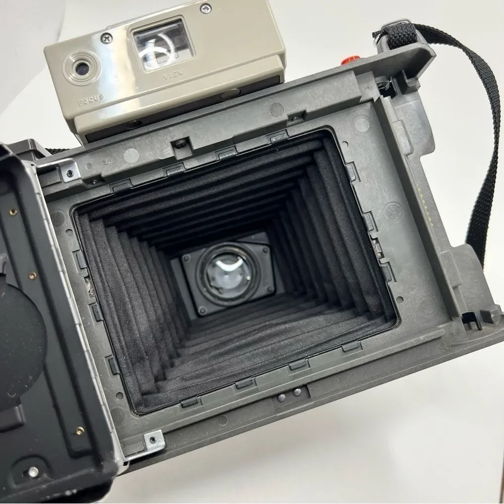 Polaroid Model 420 Vintage Instant Film Camera Packfilm